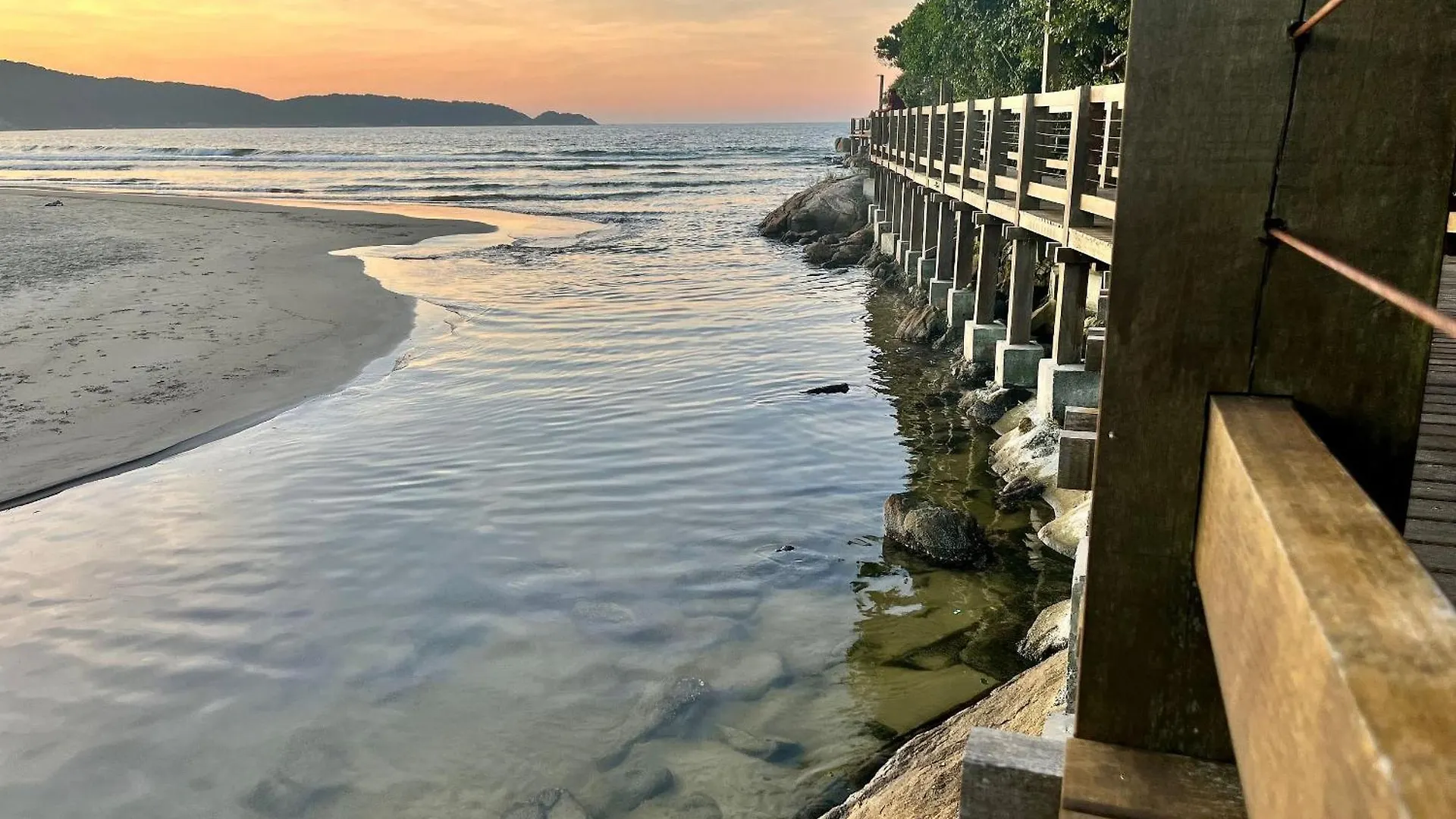 B028 - Apto 3 Quartos Com Vista Para O Mar - Sc Bombinhas Lägenhet